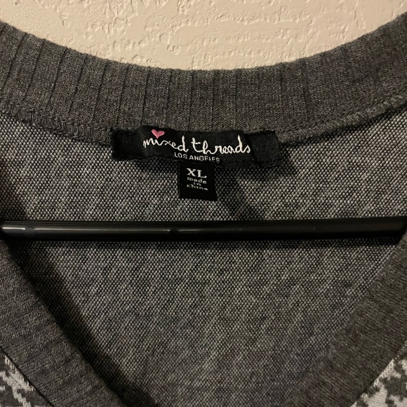 Mixed threads black and white houdstooth Sweater Vest - Picture 3 of 5